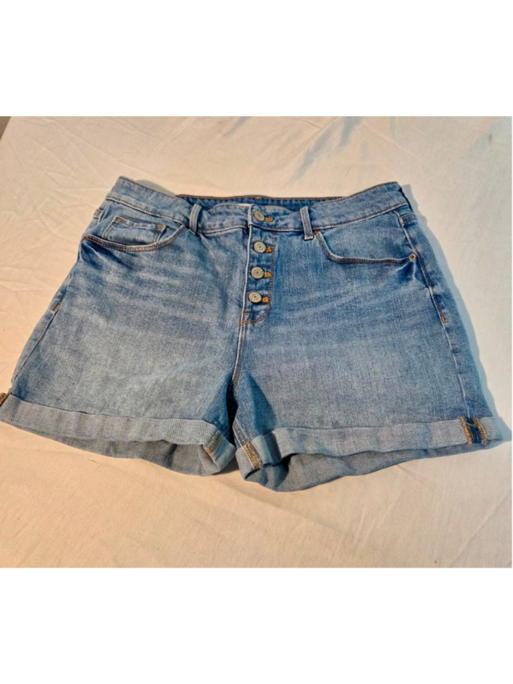 Old Navy Women’s 12 High Rise Light Wash Denim Cuffed Shorts 99% Cotton